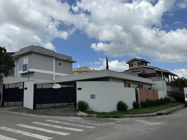 Venda em Nova Cerejeira - Atibaia